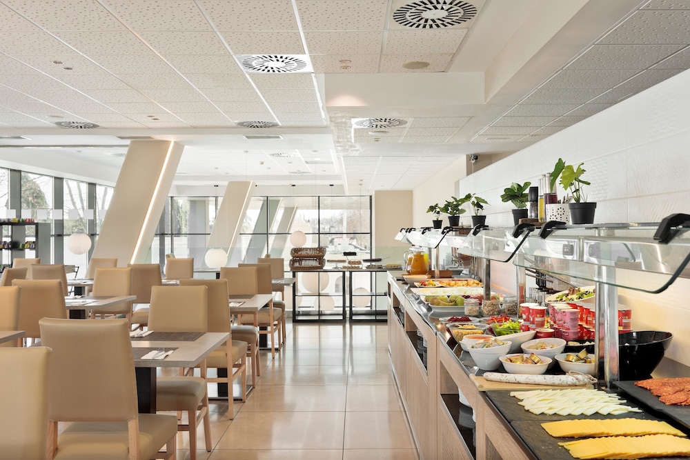 Hotel Best 4 Barcelona — Restaurant & bars in Barcelona, Catalonia