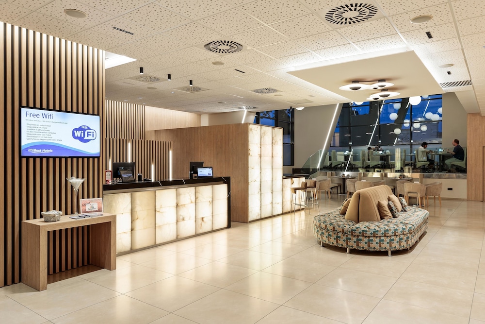 Hotel Best 4 Barcelona — Restaurant & bars in Barcelona, Catalonia