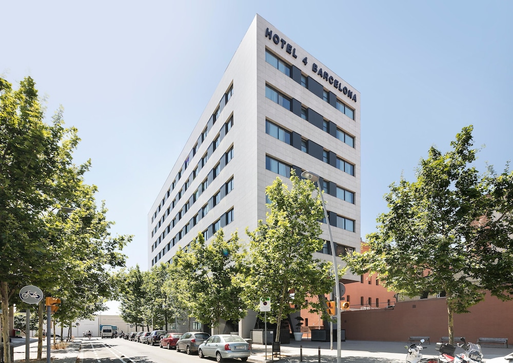 Hotel Best 4 Barcelona — Hotel building in Barcelona, Catalonia