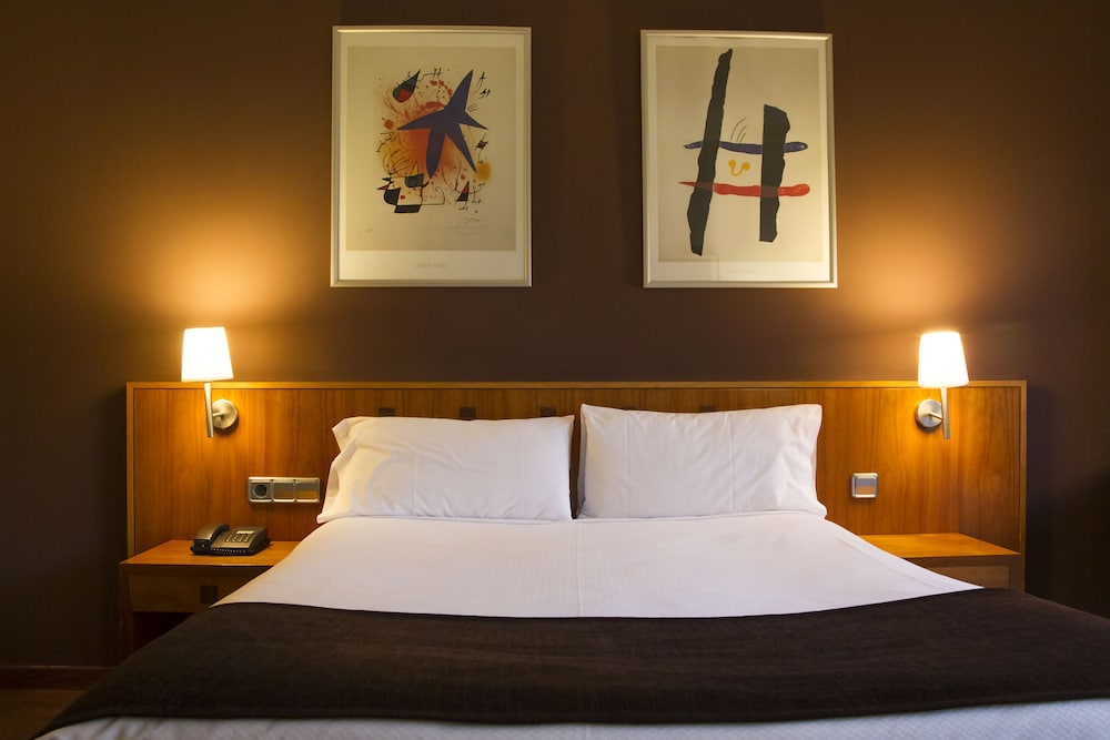 Hotel Viladomat — Hotel rooms in Barcelona, Catalonia