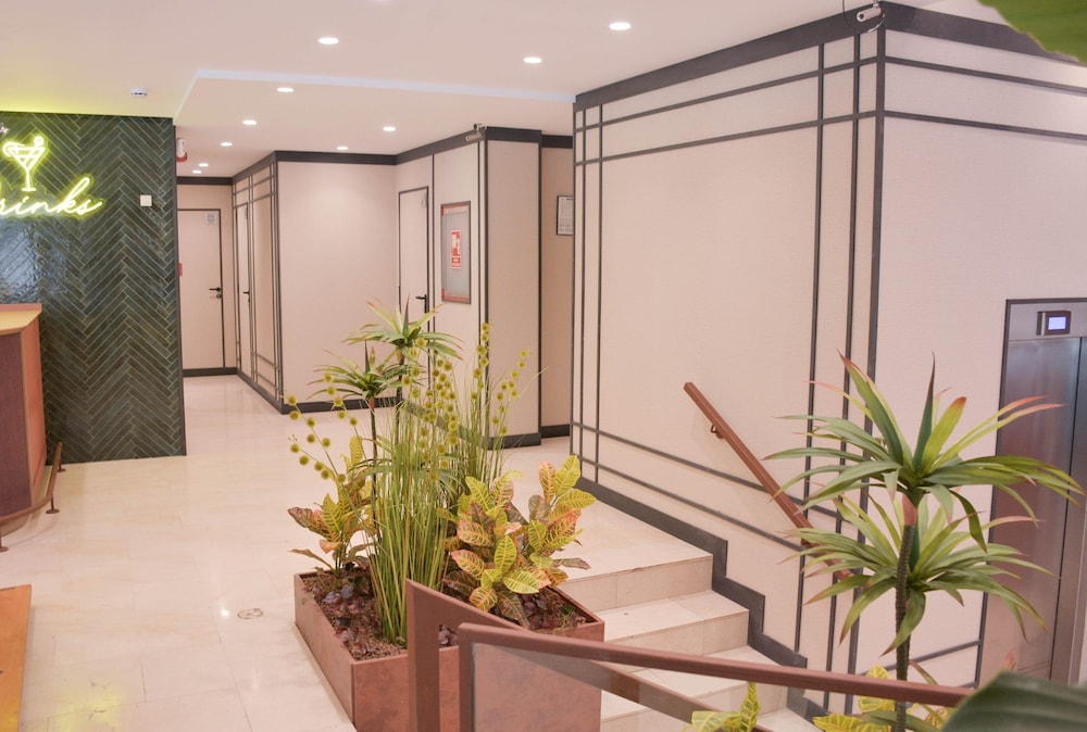 Hotel Viladomat — Hotel building in Barcelona, Catalonia