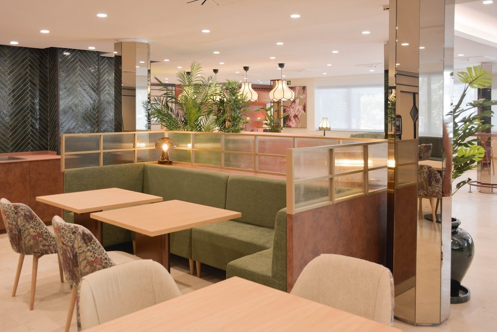 Hotel Viladomat — Restaurant & bars in Barcelona, Catalonia