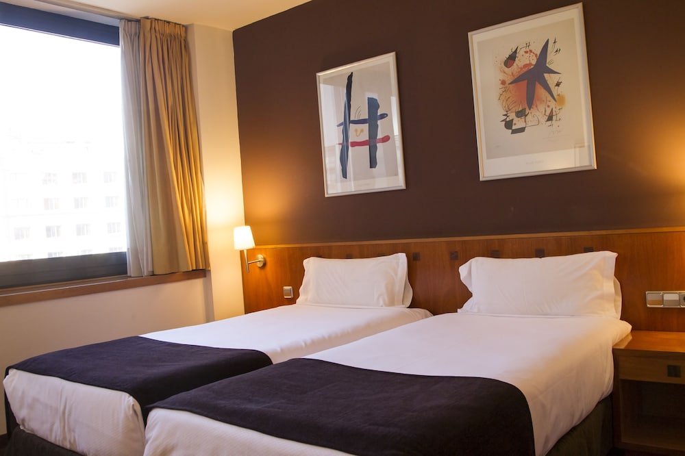 Hotel Viladomat — Hotel rooms in Barcelona, Catalonia