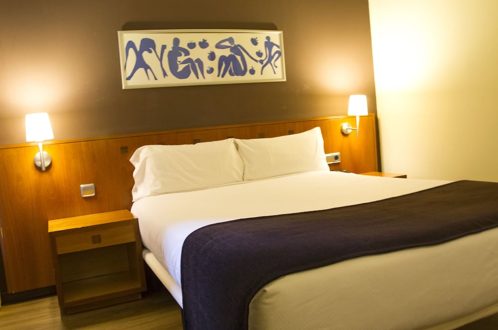 Hotel Viladomat — Hotel rooms in Barcelona, Catalonia