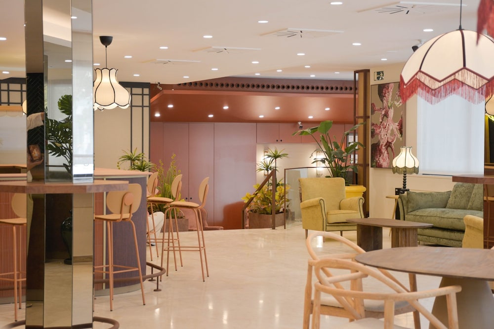 Hotel Viladomat — Restaurant & bars in Barcelona, Catalonia