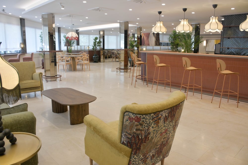 Hotel Viladomat — Hotel building in Barcelona, Catalonia