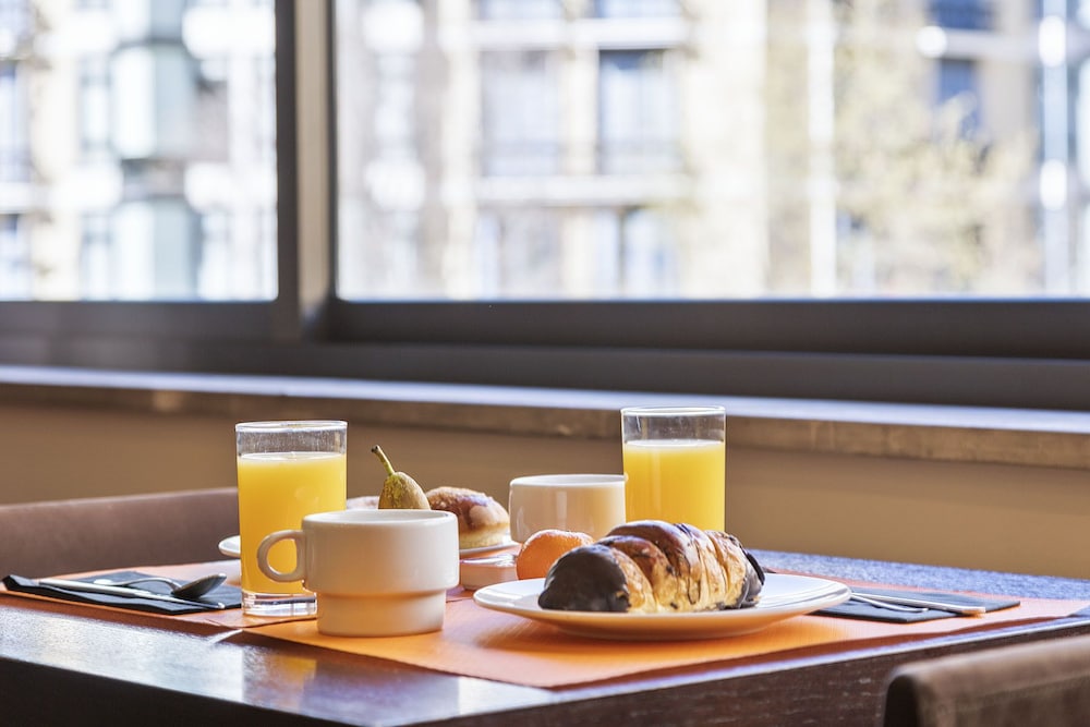 Hotel Acta Antibes — Restaurant & bars in Barcelona, Catalonia