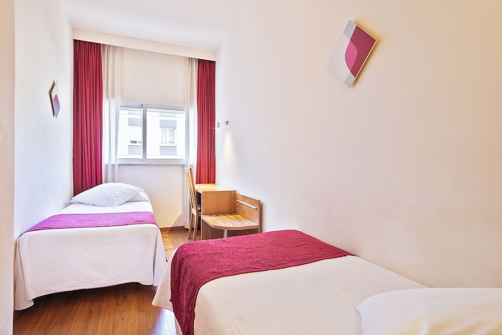 Hotel Acta Antibes — Hotel rooms in Barcelona, Catalonia