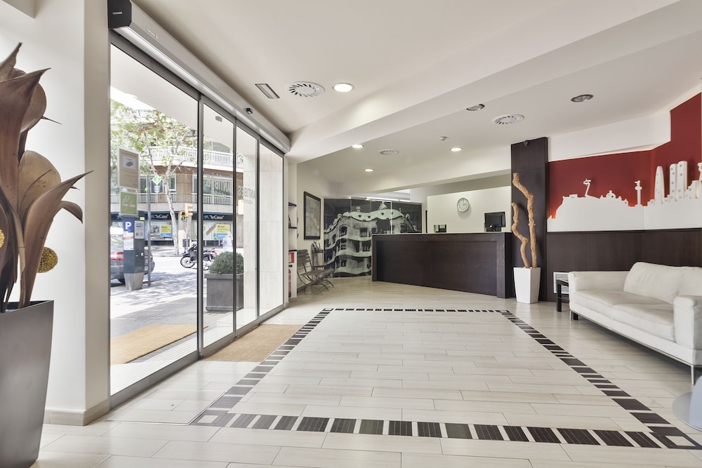Hotel Acta Antibes — Hotel building in Barcelona, Catalonia