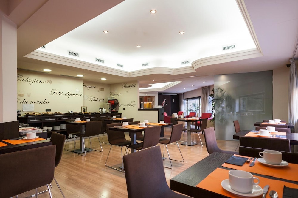 Hotel Acta Antibes — Restaurant & bars in Barcelona, Catalonia
