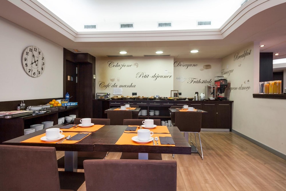 Hotel Acta Antibes — Restaurant & bars in Barcelona, Catalonia