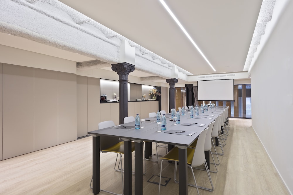Hotel Acta Atrium Palace — Restaurant & bars in Barcelona, Catalonia
