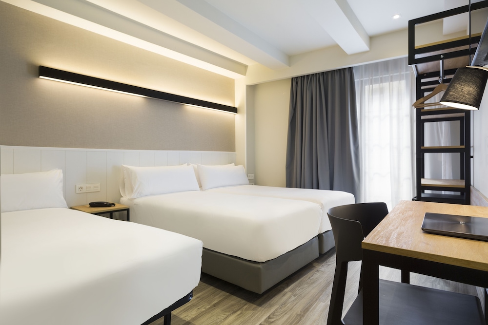 Hotel Acta BCN 40 — Hotel rooms in Barcelona, Catalonia