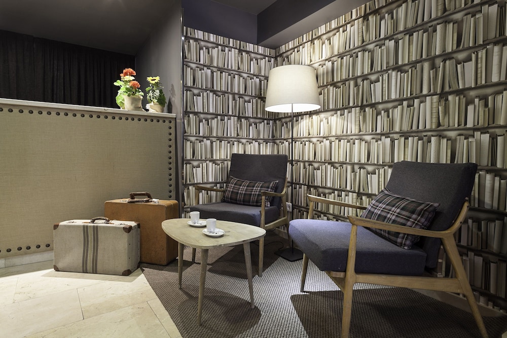 Hotel Acta BCN 40 — Hotel building in Barcelona, Catalonia
