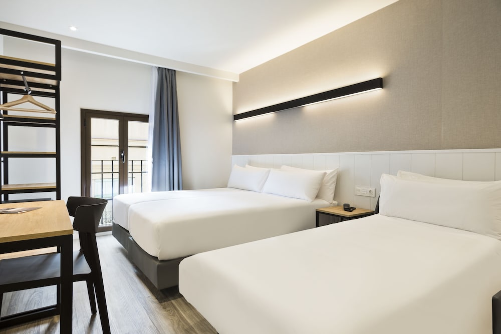 Hotel Acta BCN 40 — Hotel rooms in Barcelona, Catalonia