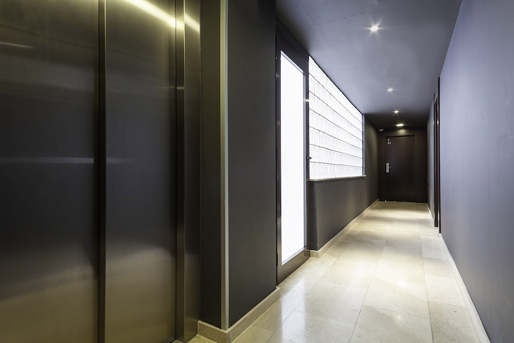 Hotel Acta BCN 40 — Hotel building in Barcelona, Catalonia
