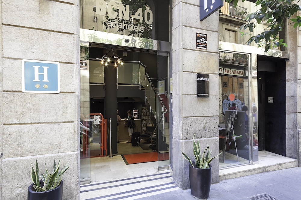 Hotel Acta BCN 40 — Hotel building in Barcelona, Catalonia