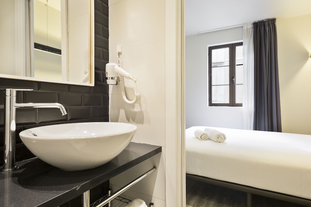 Hotel Acta BCN 40 — Hotel rooms in Barcelona, Catalonia
