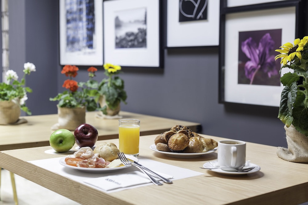 Hotel Acta BCN 40 — Restaurant & bars in Barcelona, Catalonia