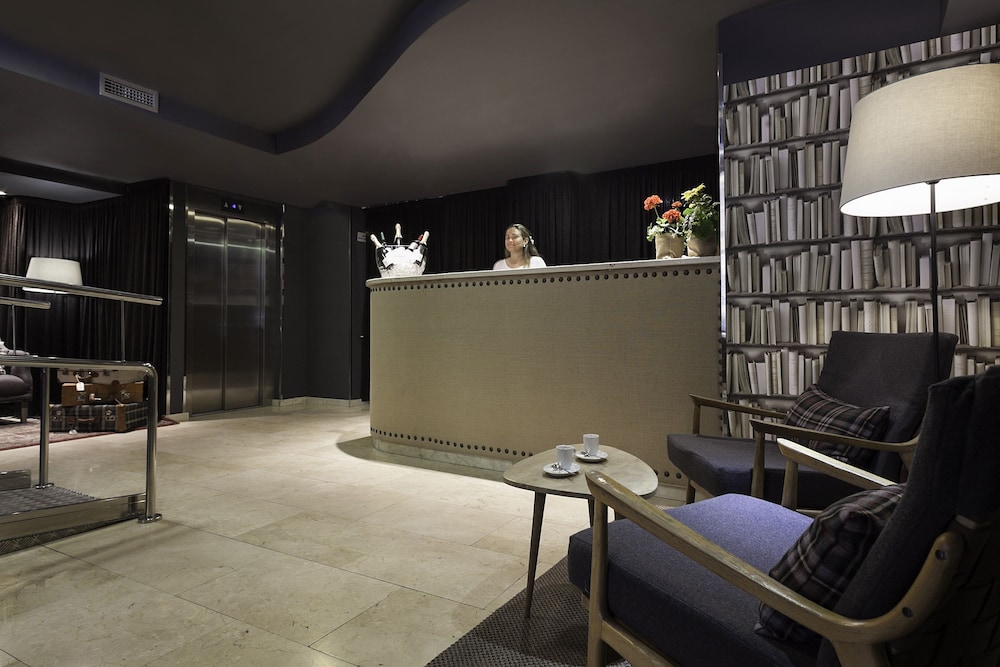 Hotel Acta BCN 40 — Hotel building in Barcelona, Catalonia