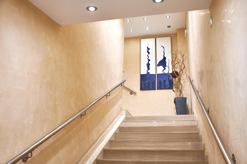 Hotel Garbi Millenni — Hotel building in Barcelona, Catalonia