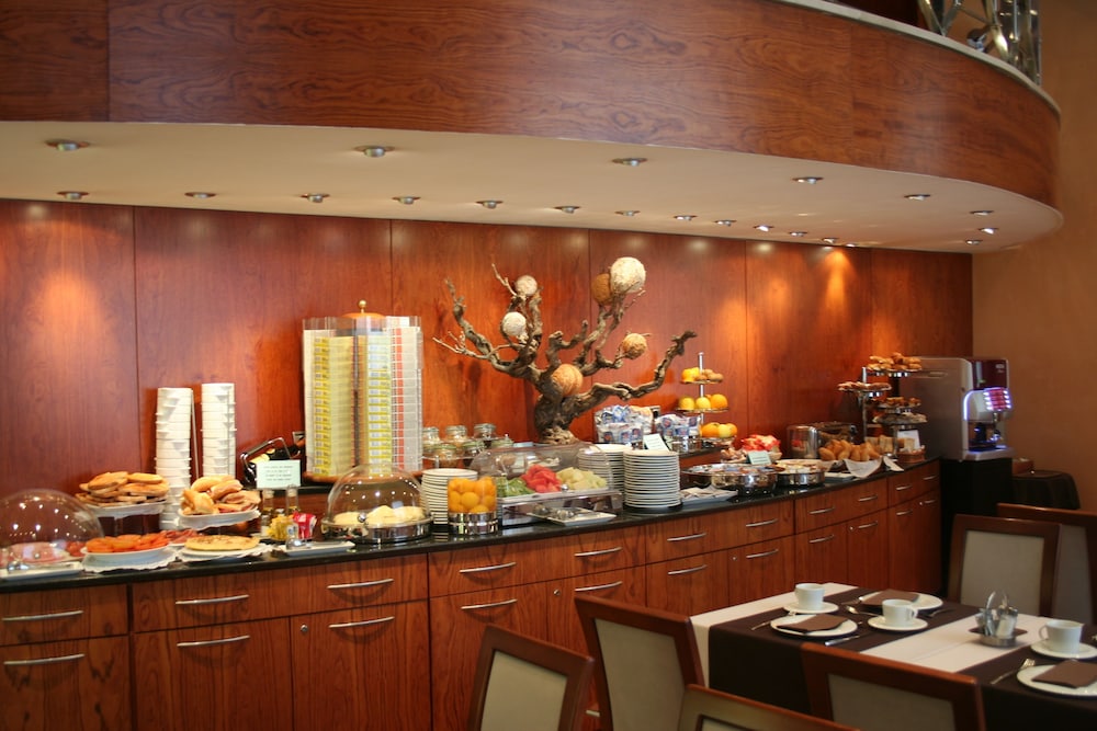 Hotel Garbi Millenni — Restaurant & bars in Barcelona, Catalonia