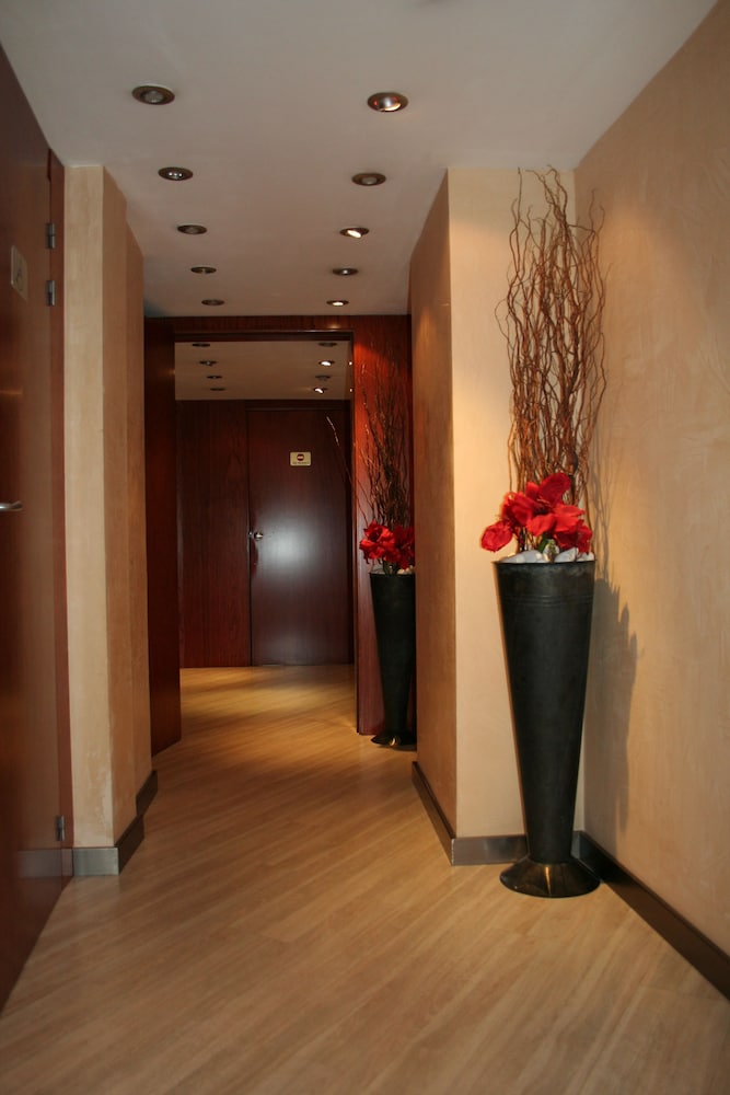Hotel Garbi Millenni — Hotel building in Barcelona, Catalonia