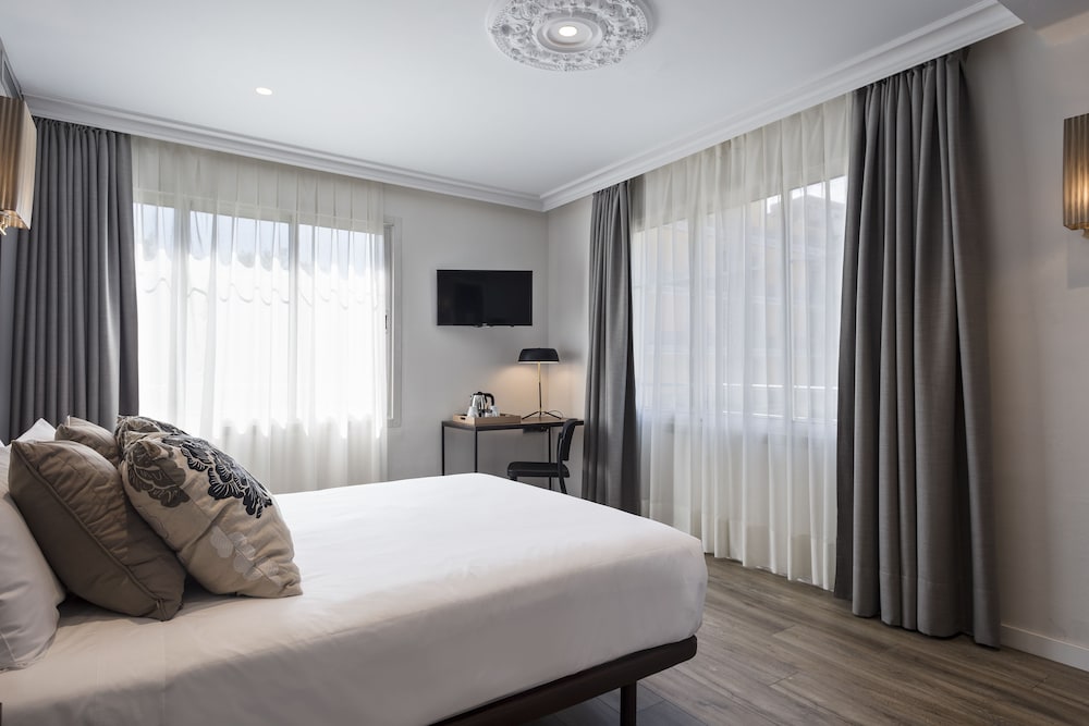 Hotel Acta Splendid — Hotel rooms in Barcelona, Catalonia