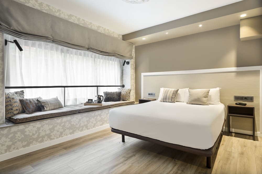 Hotel Acta Splendid — Hotel rooms in Barcelona, Catalonia