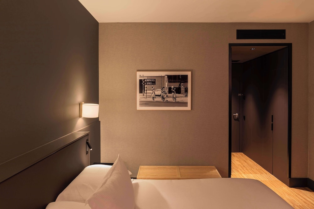 Alexandra Barcelona Hotel, Curio Collection by Hilton — Hotel rooms in Barcelona, Catalonia