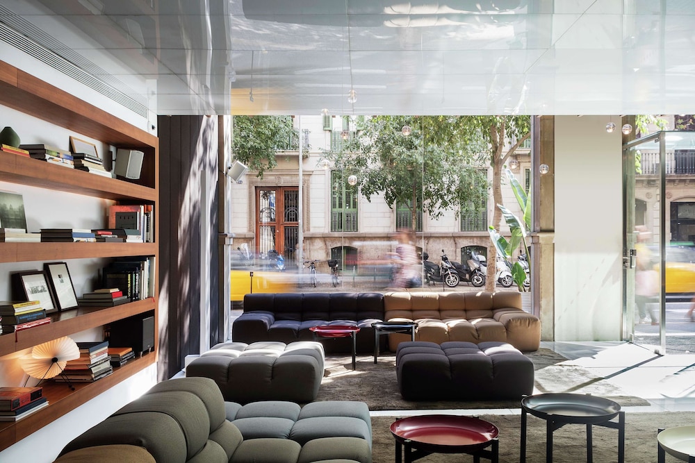 Alexandra Barcelona Hotel, Curio Collection by Hilton — Restaurant & bars in Barcelona, Catalonia