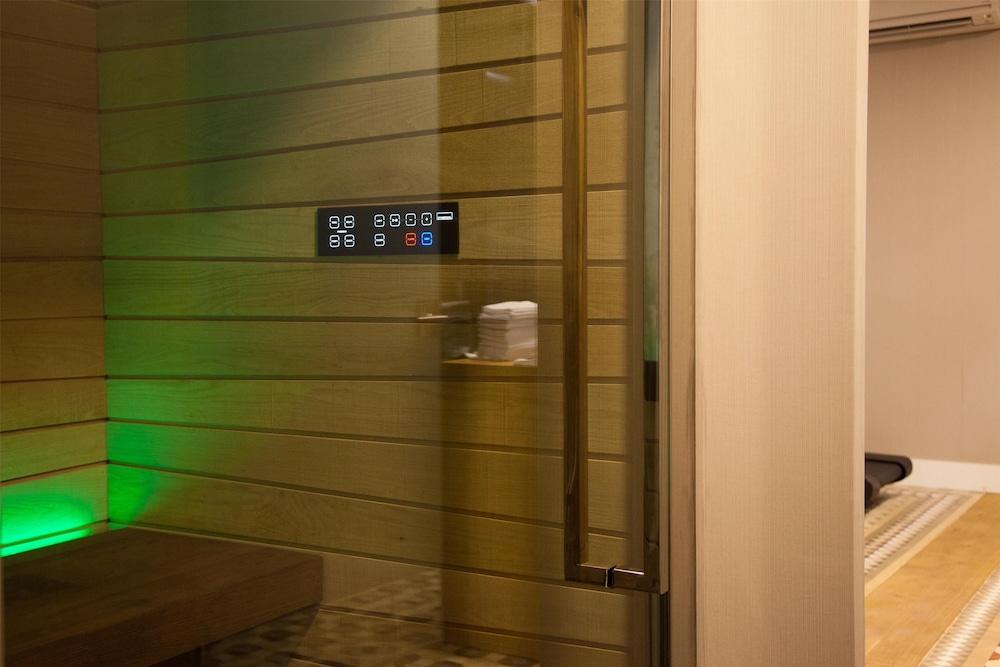 Alexandra Barcelona Hotel, Curio Collection by Hilton — Spa in Barcelona, Catalonia