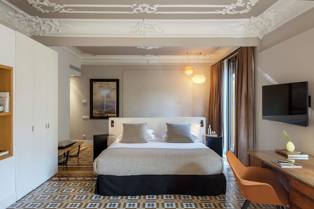 Alexandra Barcelona Hotel, Curio Collection by Hilton — Hotel rooms in Barcelona, Catalonia