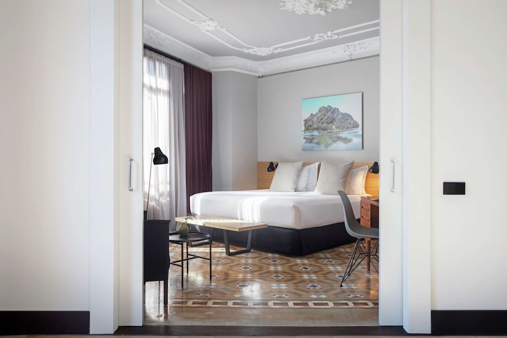Alexandra Barcelona Hotel, Curio Collection by Hilton — Hotel rooms in Barcelona, Catalonia