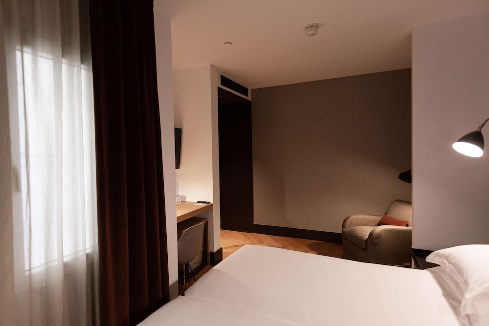 Alexandra Barcelona Hotel, Curio Collection by Hilton — Hotel rooms in Barcelona, Catalonia