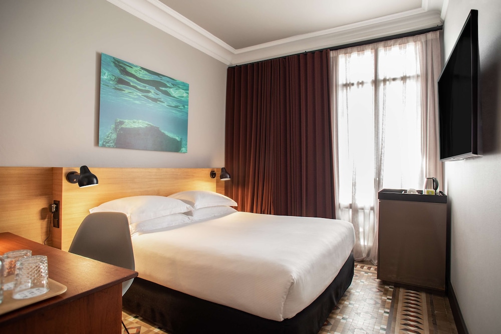 Alexandra Barcelona Hotel, Curio Collection by Hilton — Hotel rooms in Barcelona, Catalonia