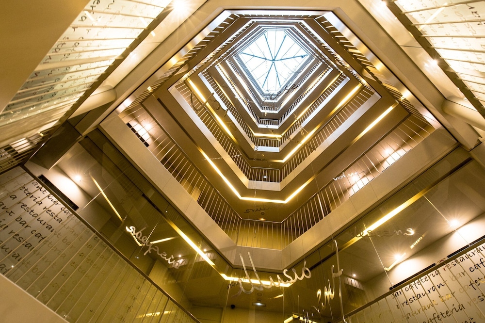 Sercotel Amister Art Hotel — Hotel building in Barcelona, Catalonia