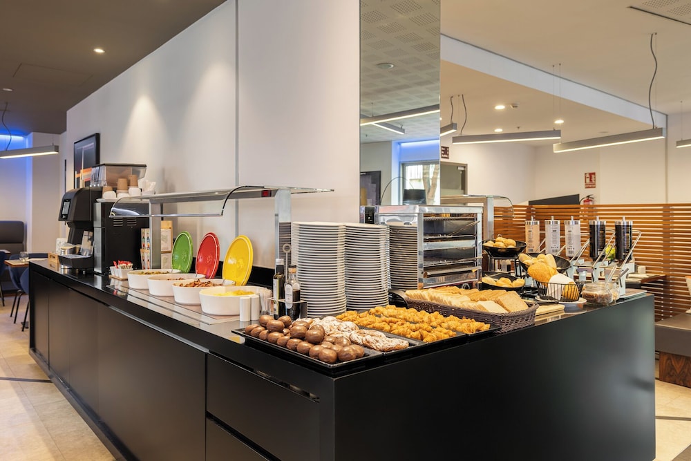 Naitly Barcelona Poblenou — Restaurant & bars in Barcelona, Catalonia