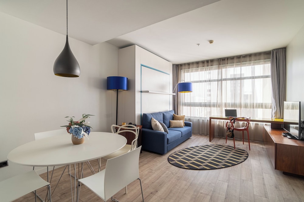 Naitly Barcelona Poblenou — Hotel rooms in Barcelona, Catalonia