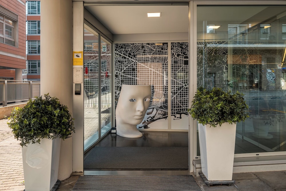 Naitly Barcelona Poblenou — Hotel building in Barcelona, Catalonia
