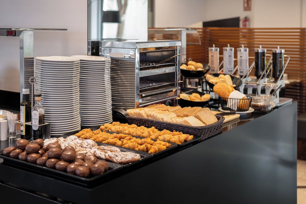 Naitly Barcelona Poblenou — Restaurant & bars in Barcelona, Catalonia