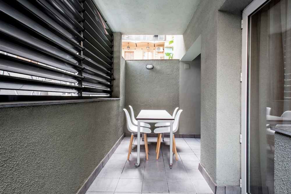 Aramunt Apartments — Hotel rooms in Barcelona, Catalonia