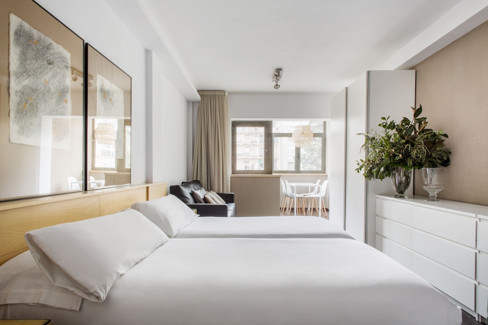Aramunt Apartments — Hotel rooms in Barcelona, Catalonia
