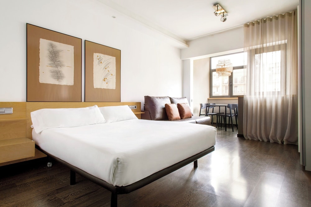 Aramunt Apartments — Hotel rooms in Barcelona, Catalonia