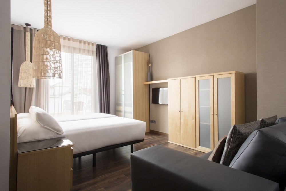 Aramunt Apartments — Hotel rooms in Barcelona, Catalonia