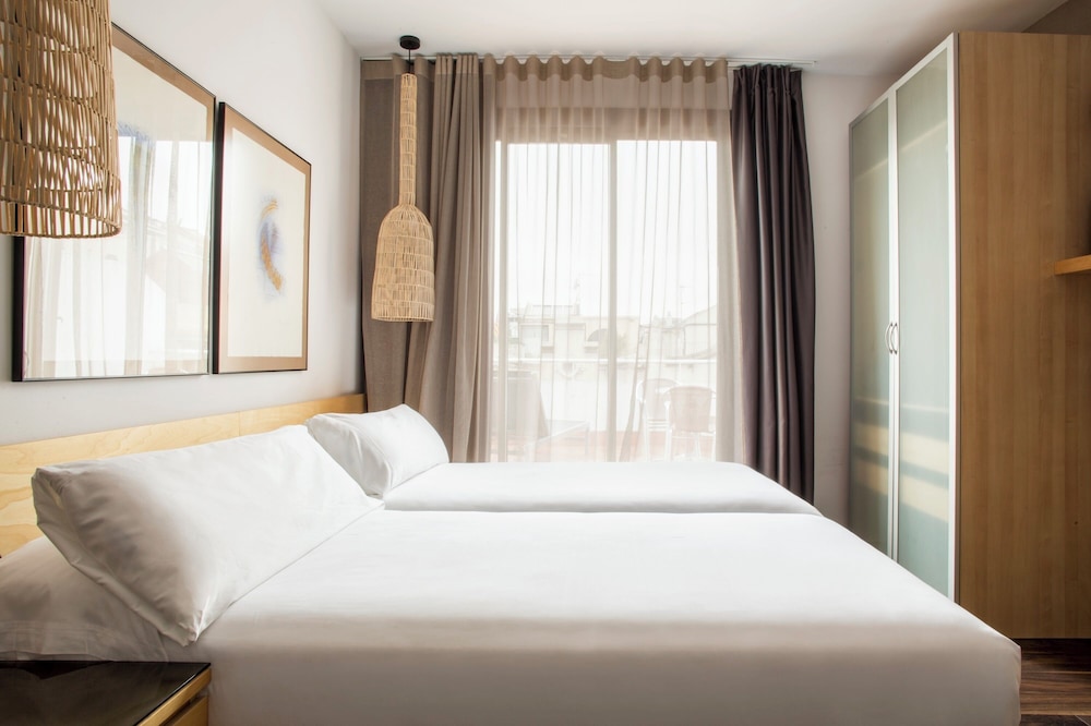Aramunt Apartments — Hotel rooms in Barcelona, Catalonia