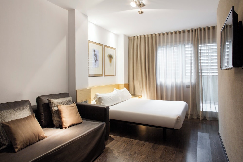 Aramunt Apartments — Hotel rooms in Barcelona, Catalonia