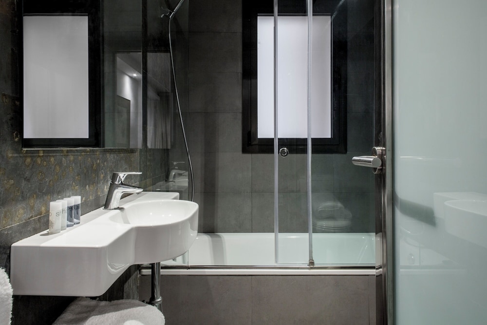 Aramunt Apartments — Hotel rooms in Barcelona, Catalonia