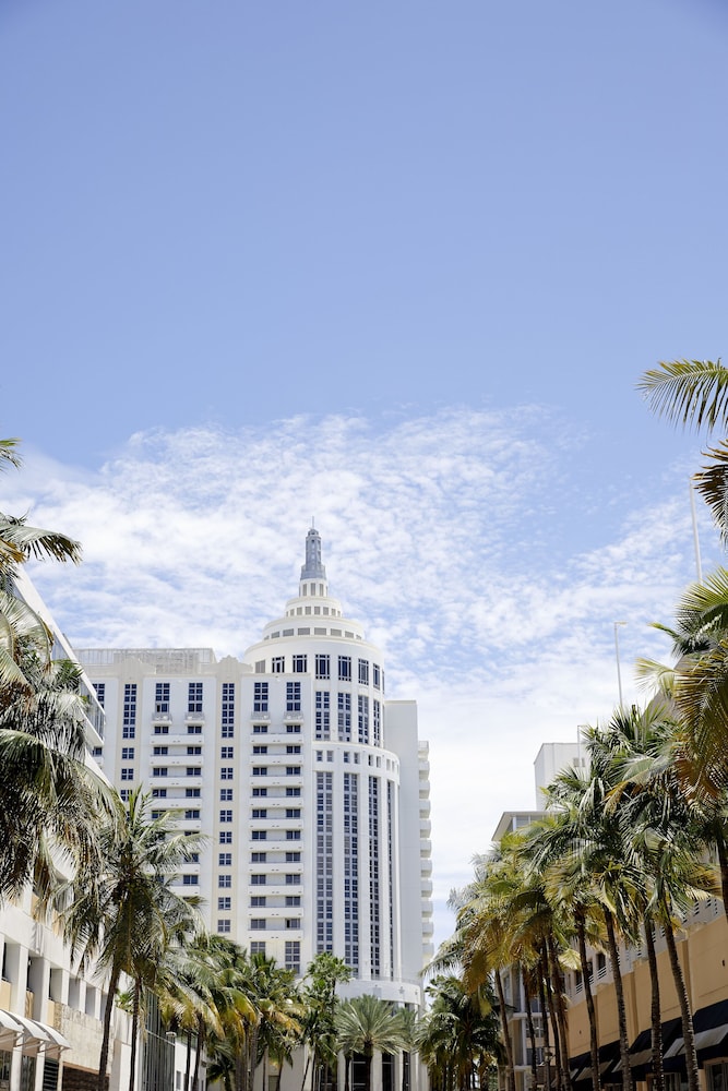 Loews Miami Beach Hotel – South Beach — Hotel building in Miami, Florida
