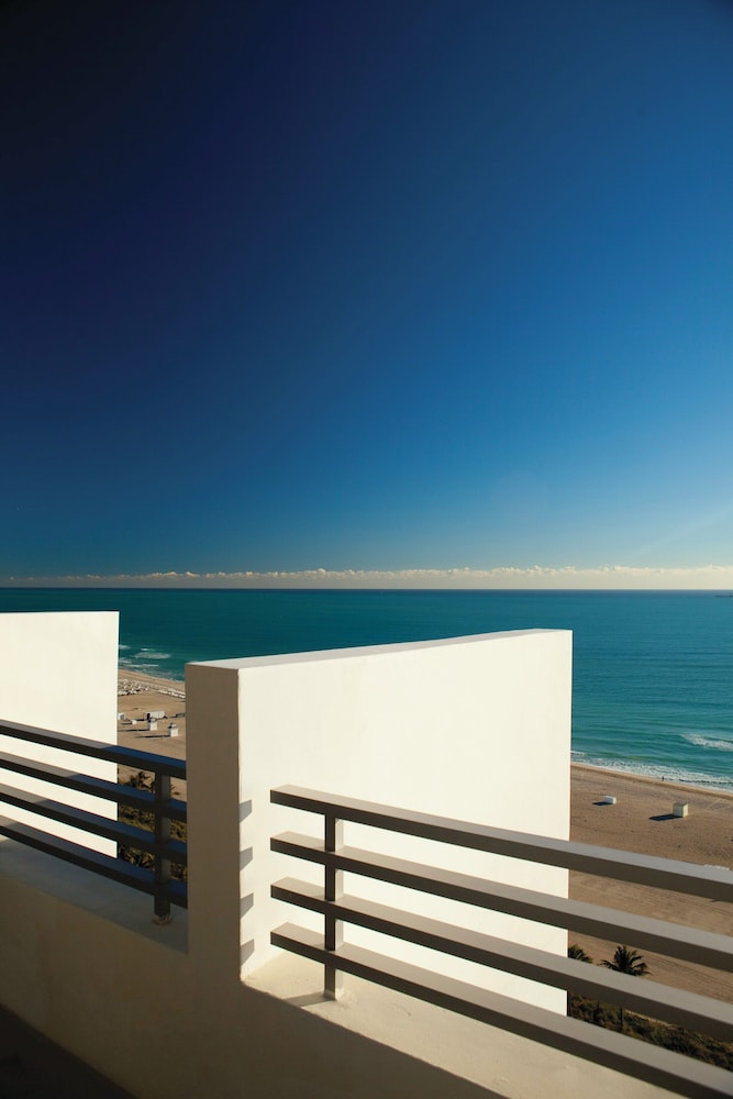 Loews Miami Beach Hotel – South Beach — Beach in Miami, Florida